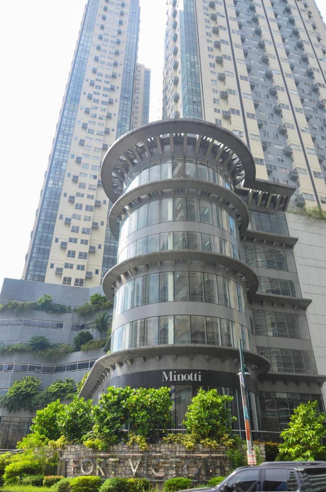 Oasis Regency @ Fort Victoria BGC Taguig Buitenkant foto