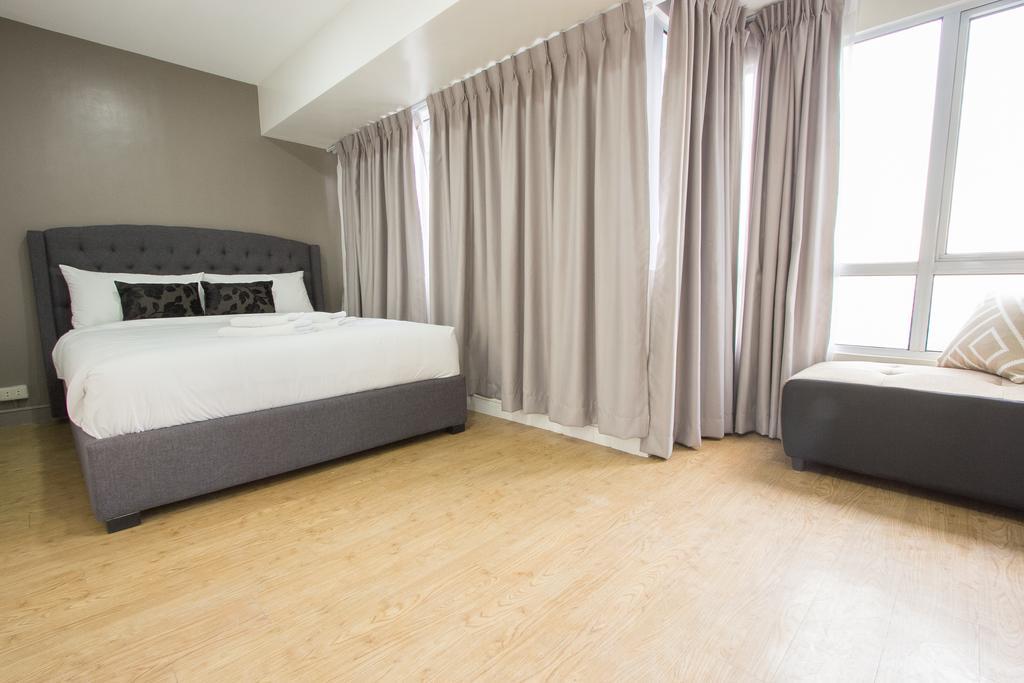 Oasis Regency @ Fort Victoria BGC Taguig Buitenkant foto