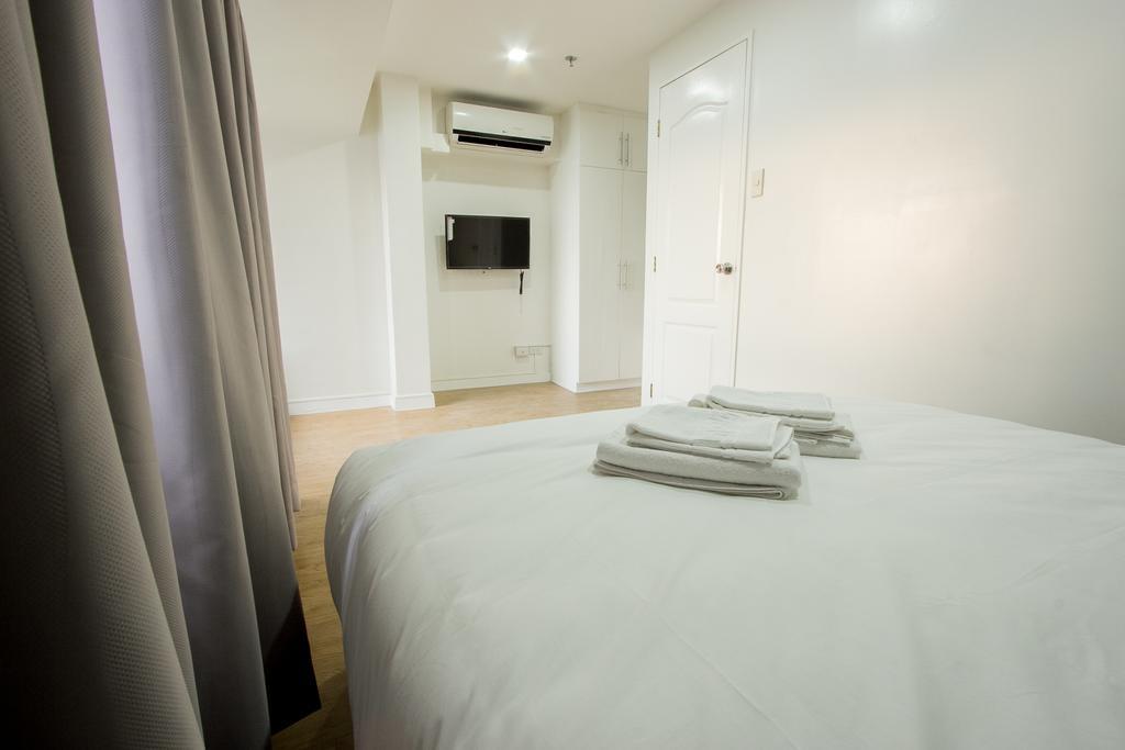 Oasis Regency @ Fort Victoria BGC Taguig Buitenkant foto