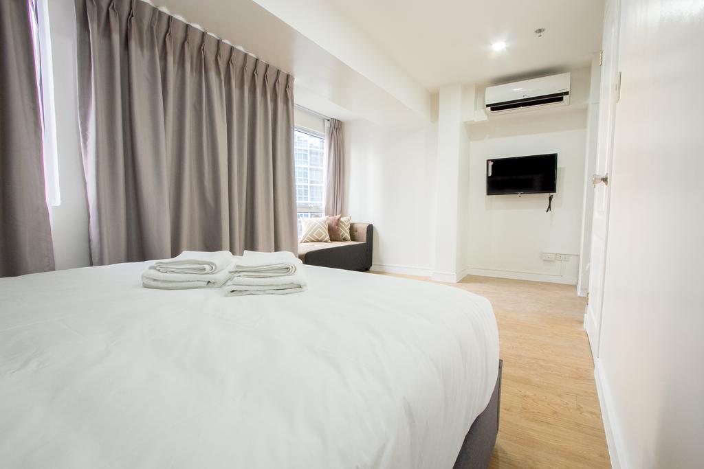 Oasis Regency @ Fort Victoria BGC Taguig Buitenkant foto