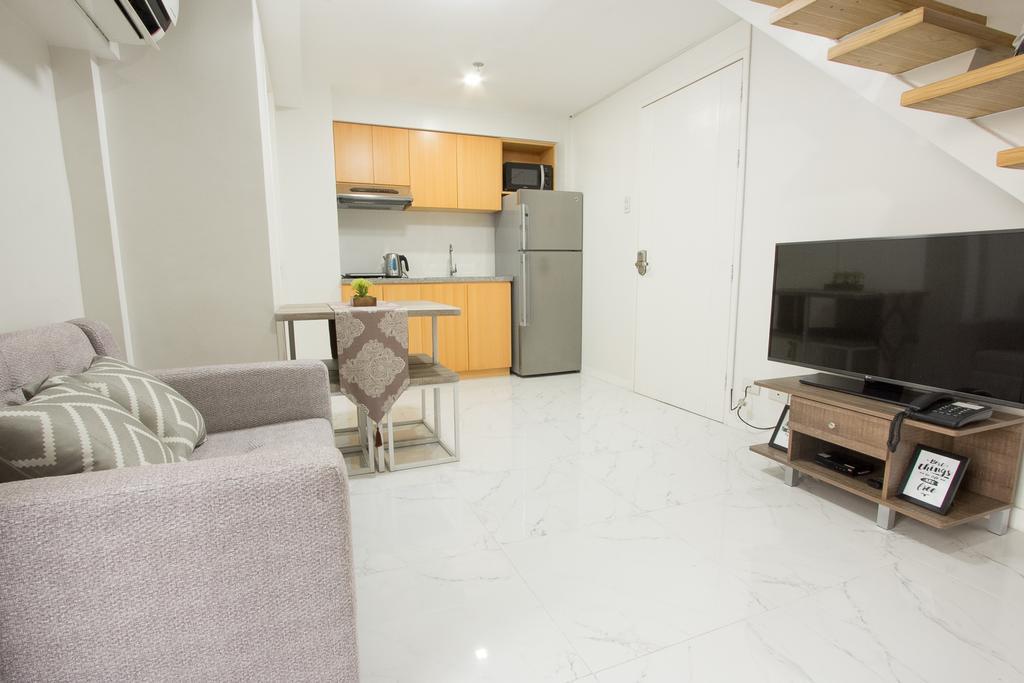 Oasis Regency @ Fort Victoria BGC Taguig Buitenkant foto