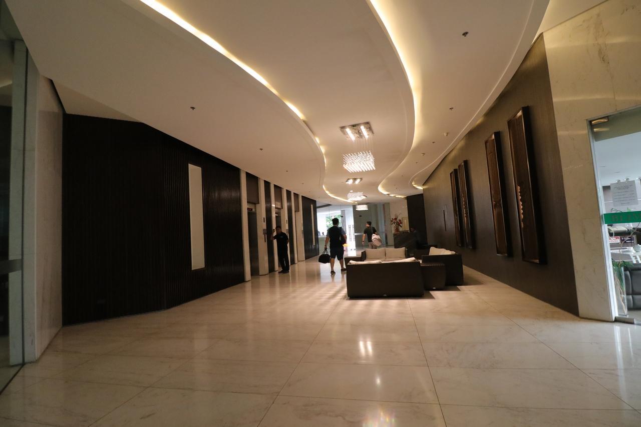 Oasis Regency @ Fort Victoria BGC Taguig Buitenkant foto