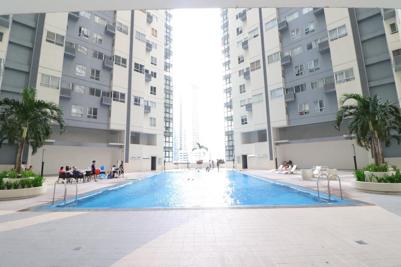 Oasis Regency @ Fort Victoria BGC Taguig Buitenkant foto