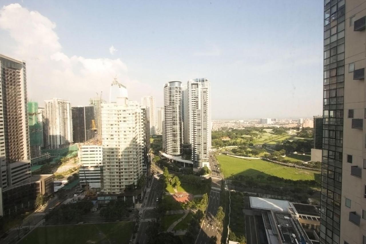 Oasis Regency @ Fort Victoria BGC Taguig Buitenkant foto