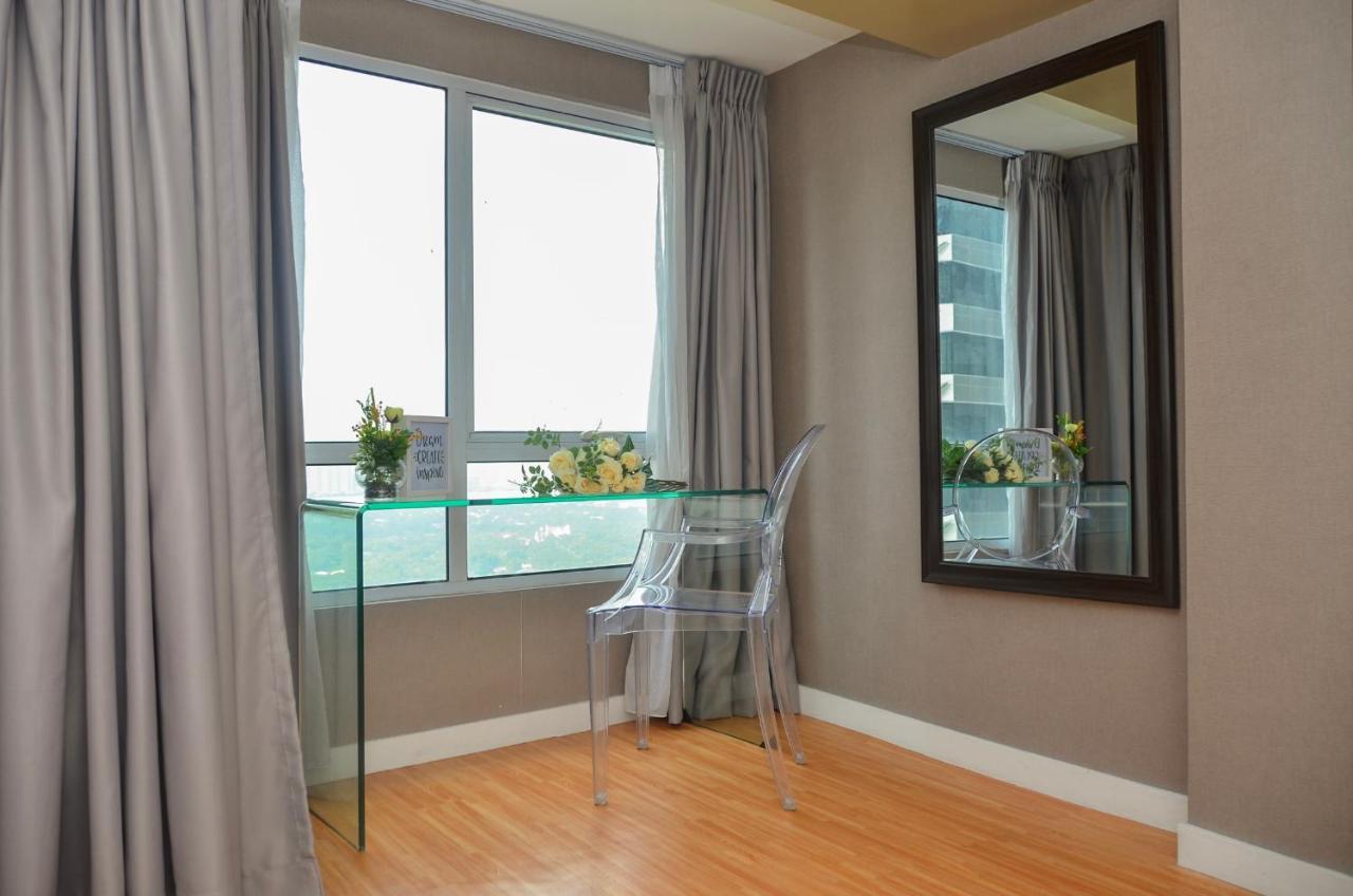 Oasis Regency @ Fort Victoria BGC Taguig Buitenkant foto