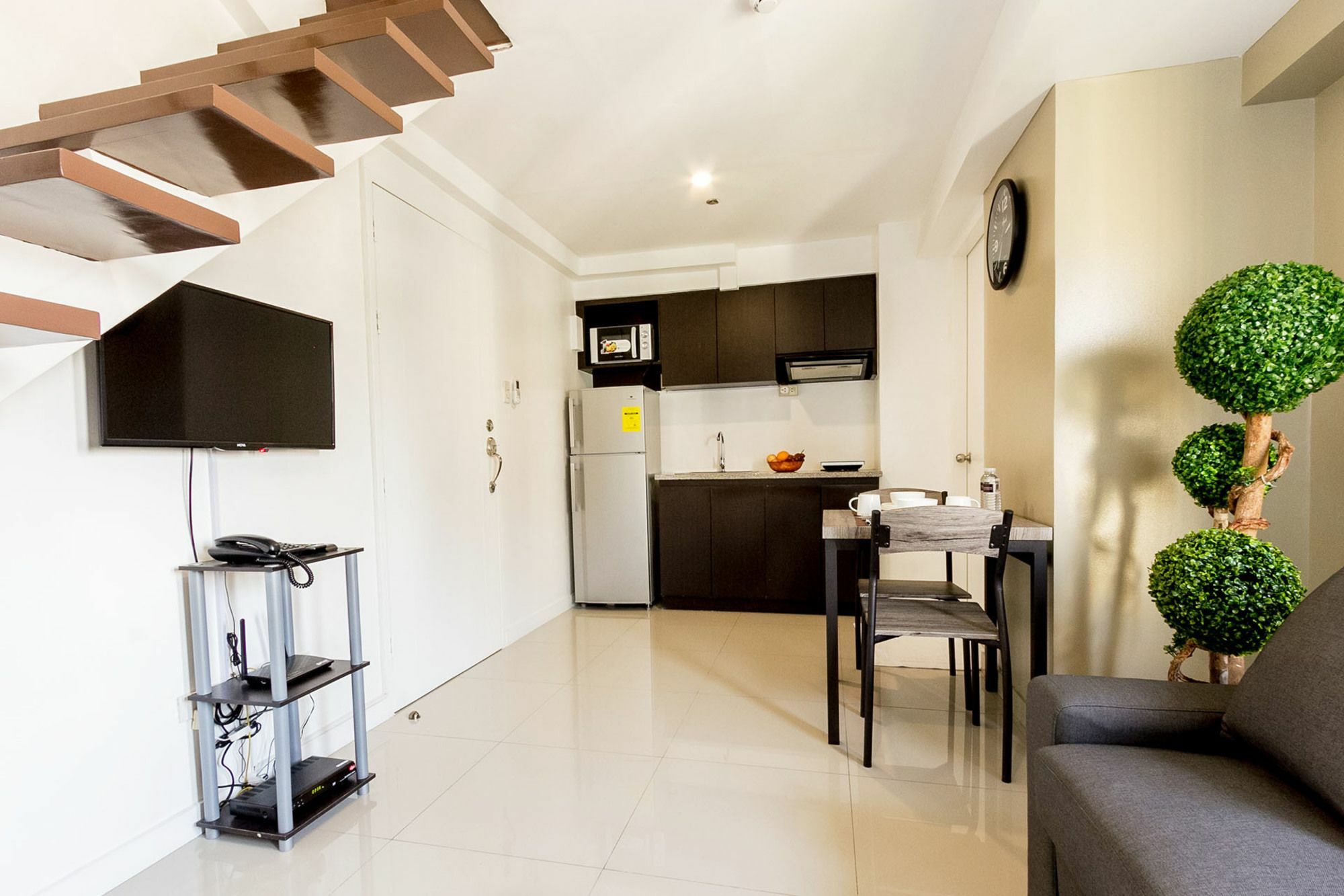 Oasis Regency @ Fort Victoria BGC Taguig Buitenkant foto