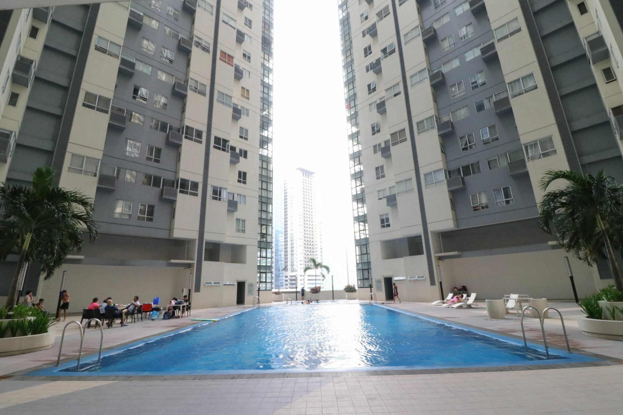 Oasis Regency @ Fort Victoria BGC Taguig Buitenkant foto
