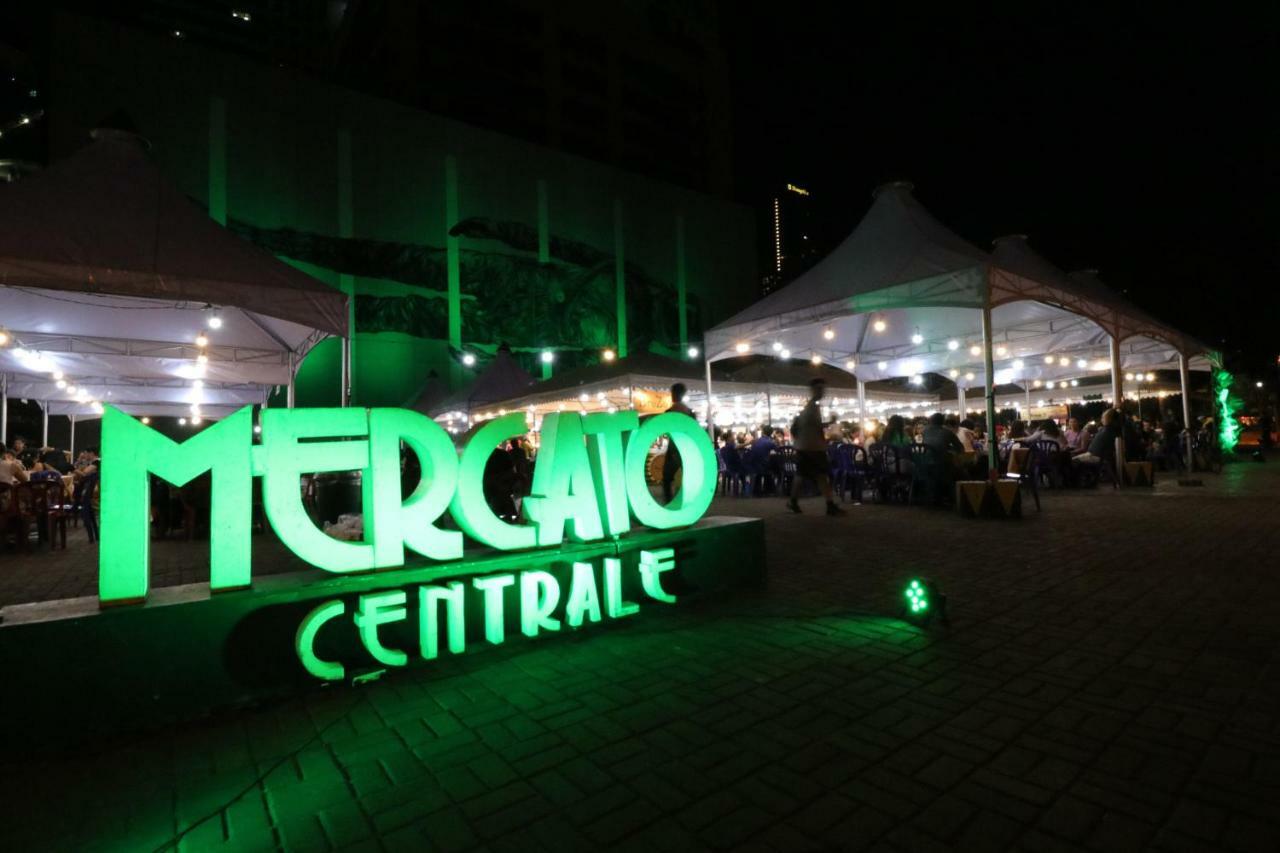 Oasis Regency @ Fort Victoria BGC Taguig Buitenkant foto